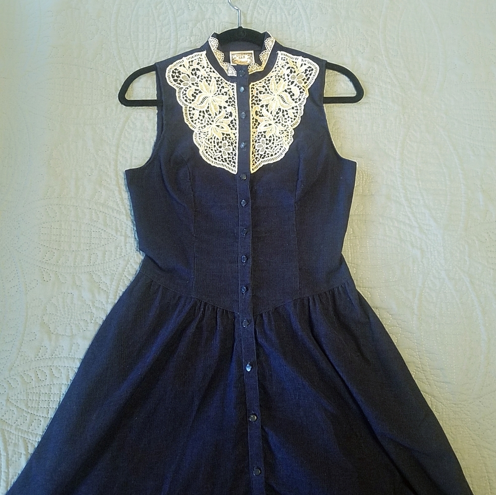 Vintage corduroy sleeveless Gunne Sax dress coat